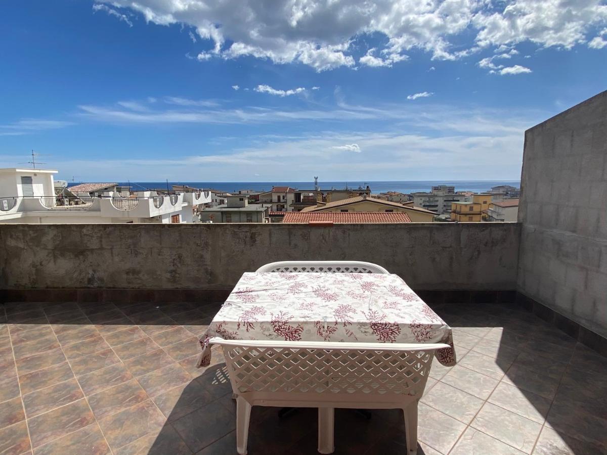Appartement La Terrazza Sullo Jonio à Roccella Ionica Extérieur photo